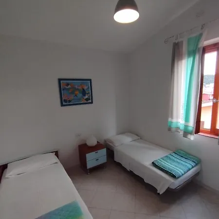 2 E Terrazzo Apartment *
